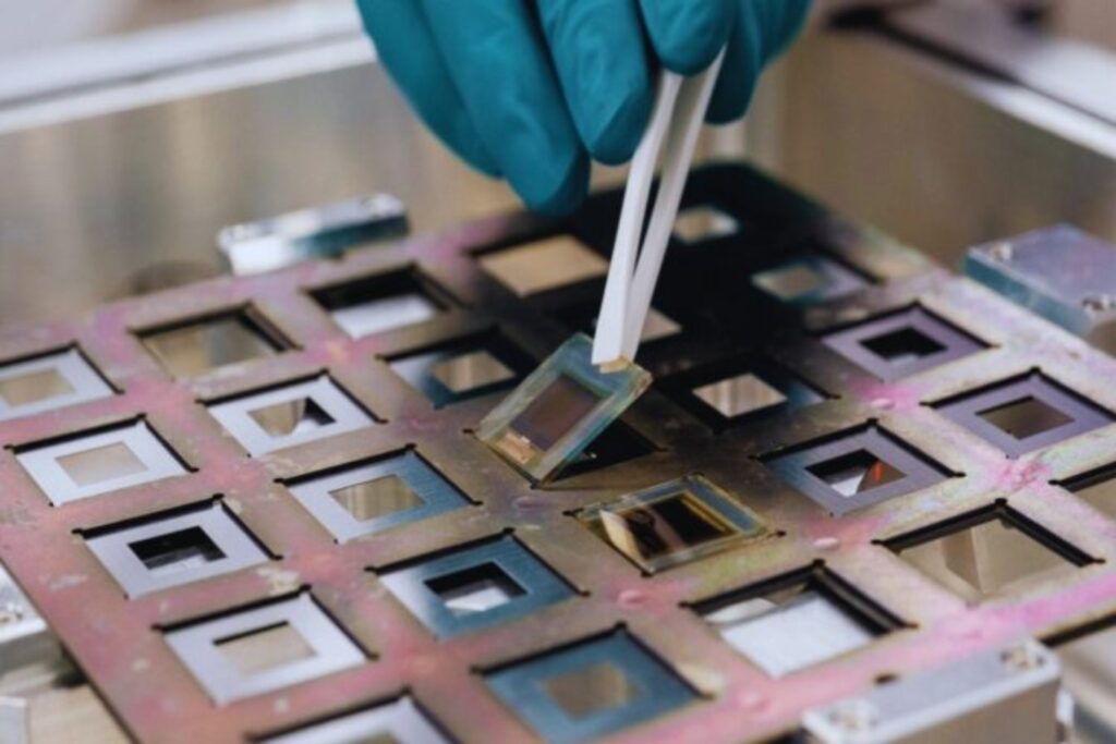 La fotovoltaica entra en su década decisiva. Hong Kong prepara células solares tándem del 40 % que podrían transformar la energía global si superan sus obstáculos ambientales