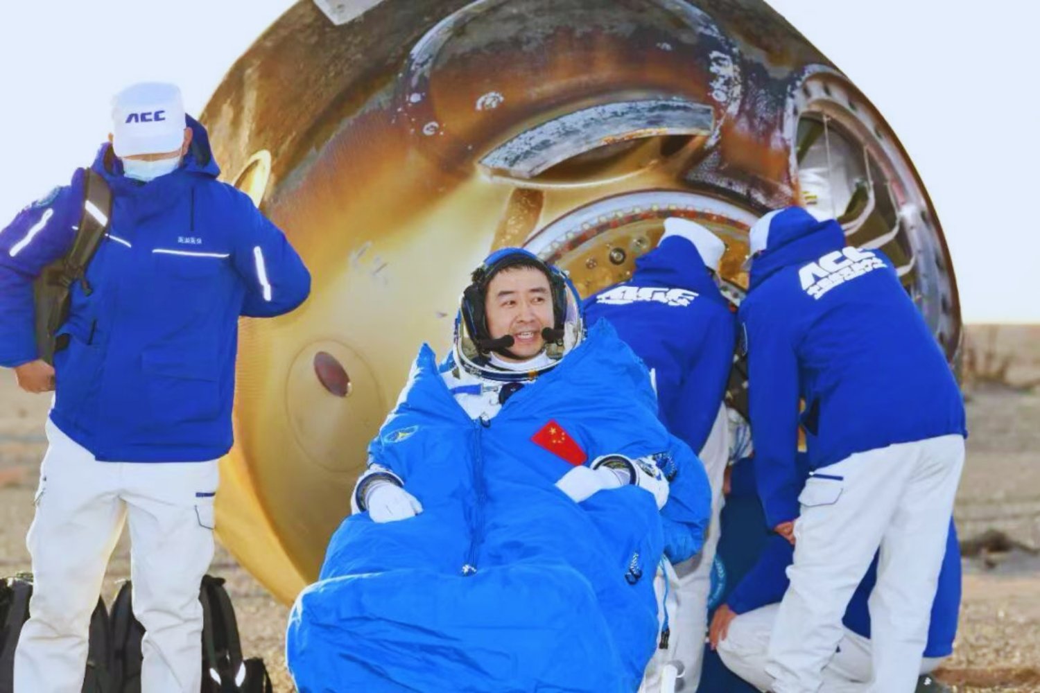 Una ventana dañada ha provocado el primer rescate orbital del programa chino. La Shenzhou 20 quedó inutilizada y los astronautas debieron volver a la Tierra a bordo de la Shenzhou 21