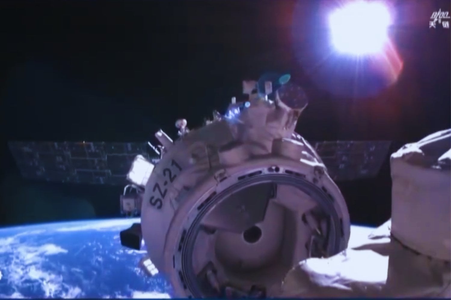 Una ventana dañada ha provocado el primer rescate orbital del programa chino. La Shenzhou 20 quedó inutilizada y los astronautas debieron volver a la Tierra a bordo de la Shenzhou 21