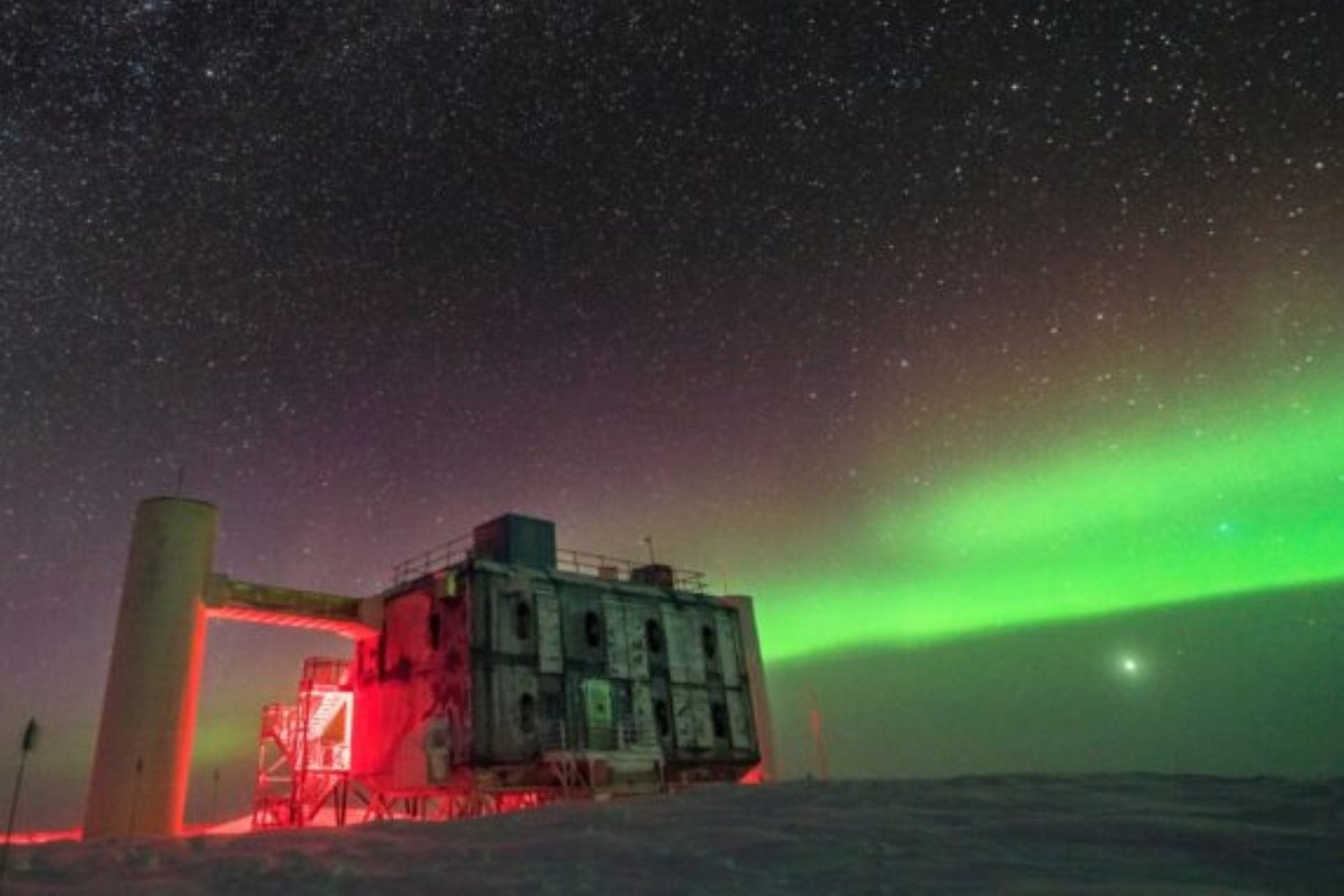 Los neutrinos podrían reescribir la física moderna. Las partículas invisibles que atraviesan tu cuerpo millones de veces por segundo sin que lo notes
