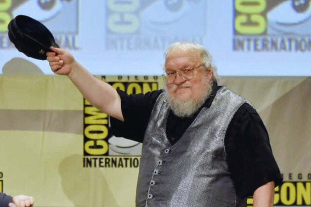 George R.R. Martin contra la inteligencia artificial. Un juez de Nueva York permite que su demanda contra OpenAI avance y el caso podría sentar un precedente mundial.