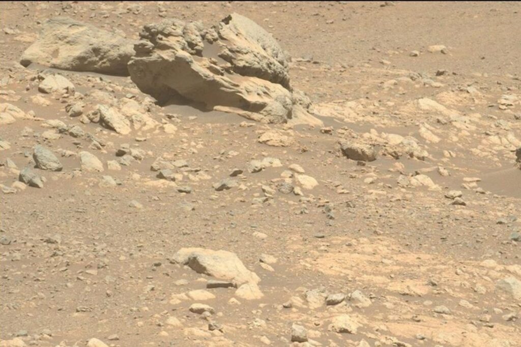 Una roca solitaria detuvo a Perseverance. Su composición no coincide con Marte y los científicos creen que podría tratarse de un fragmento ancestral