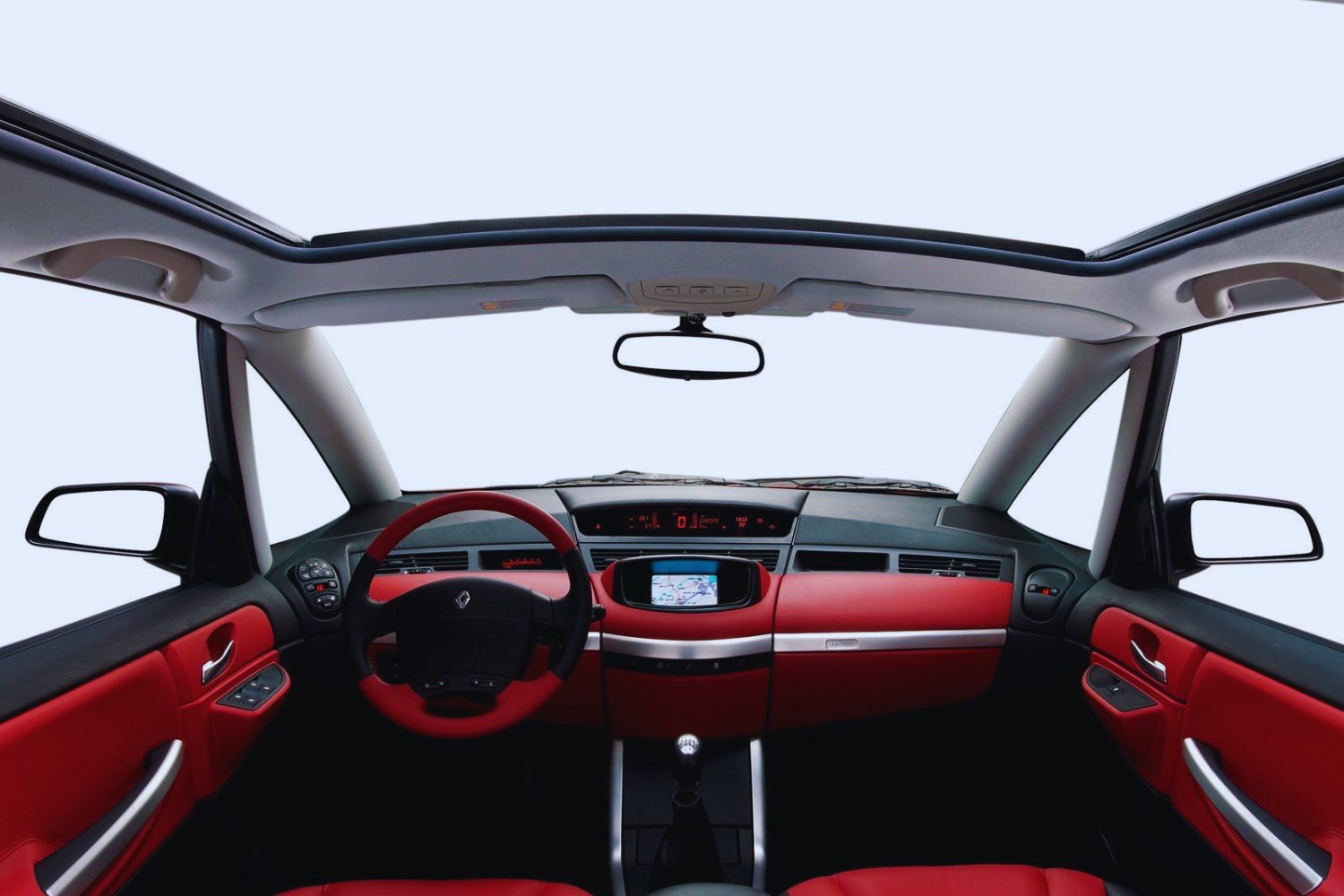 Renault creó en 2001 un coche imposible que se estrelló contra su propio tiempo. Hoy el Avantime cumple 25 años y una ley norteamericana podría convertirlo en objeto de culto