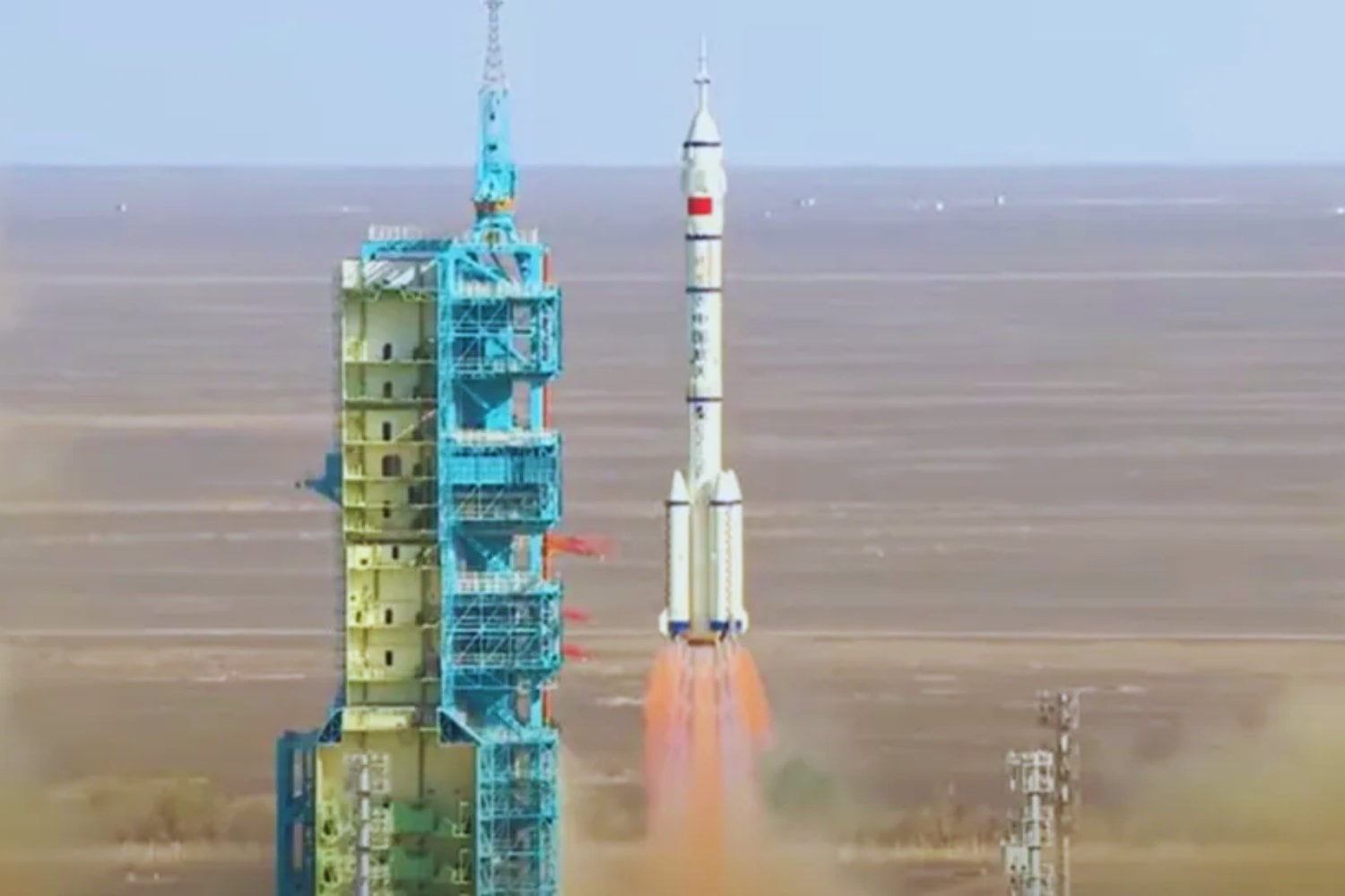 China suspende el regreso de sus astronautas por un posible impacto de escombros. Una decisión que expone el nuevo peligro silencioso del espacio