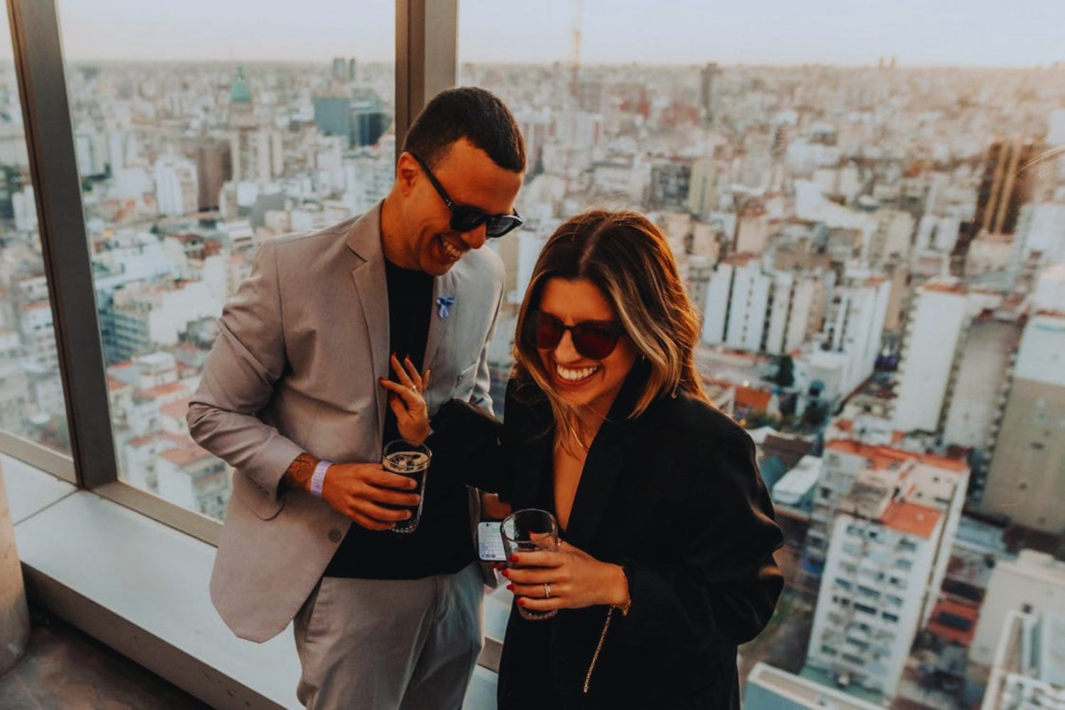 El amor también tiene clase social. Y los datos revelan que los ricos en España se casan entre ellos tres veces más de lo que ocurriría por azar