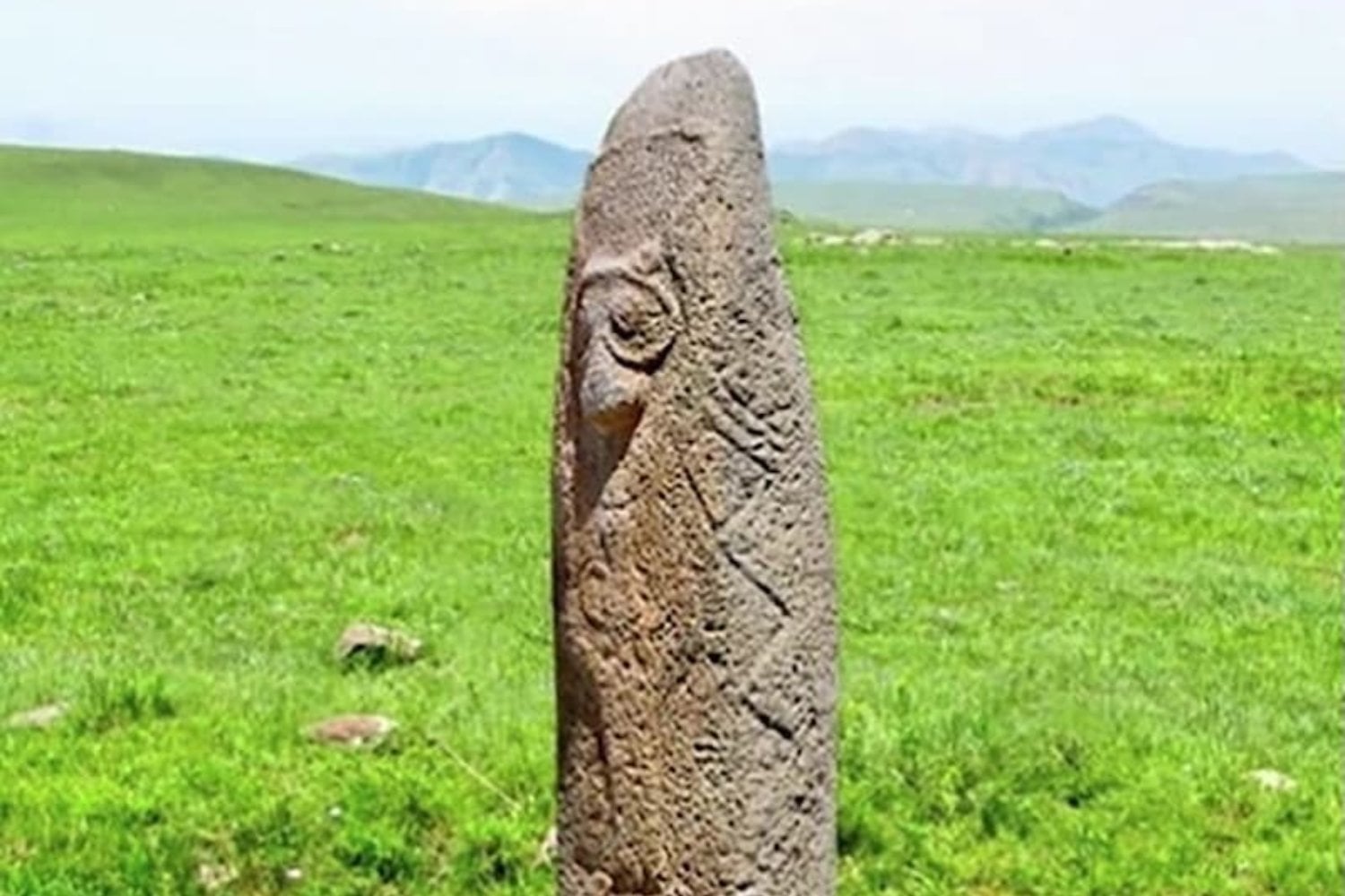 Las piedras de dragón ya tienen fecha y propósito. Un nuevo estudio demuestra que eran marcadores sagrados del agua hace más de seis milenios