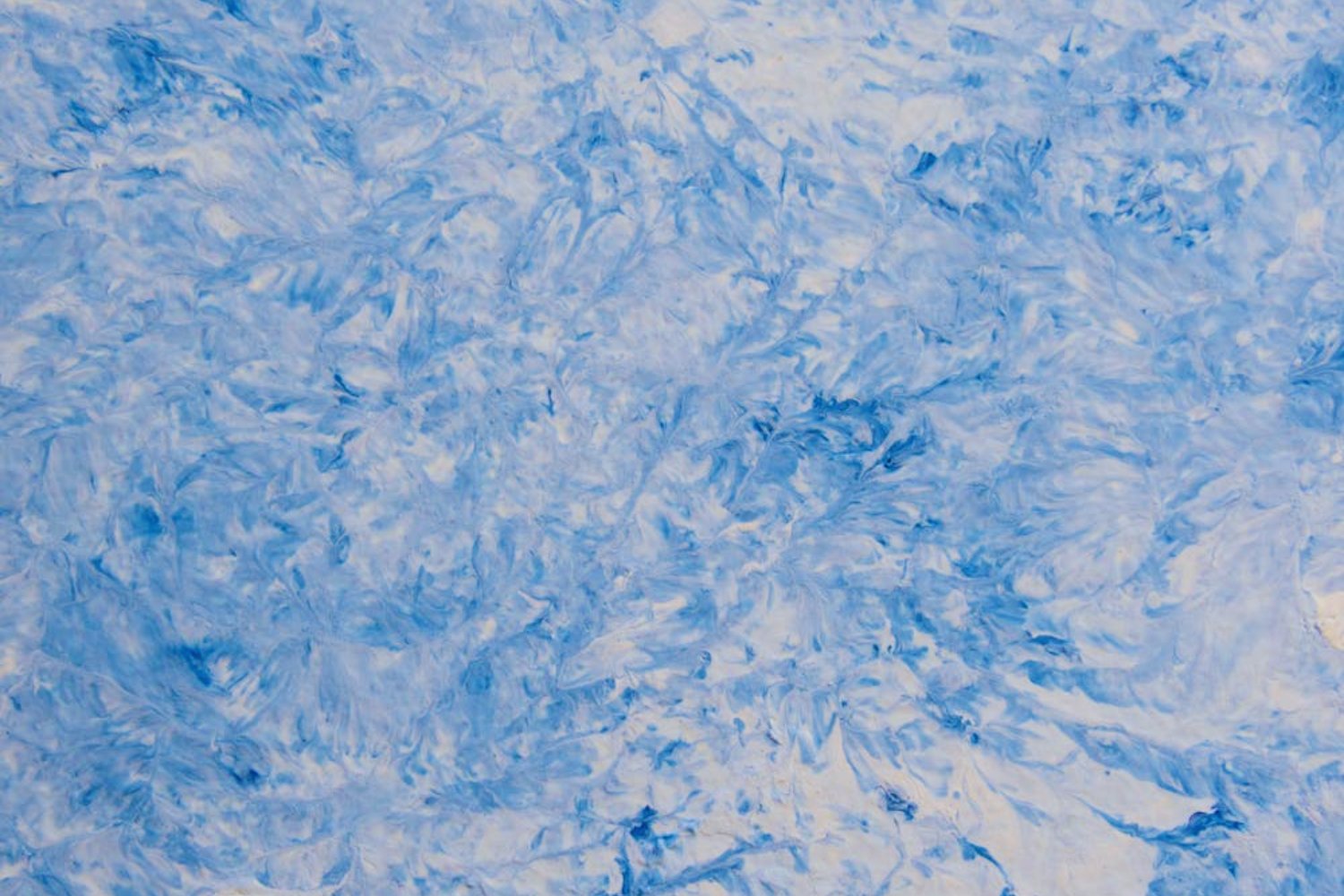 Entre la presión y el milagro. Científicos crean hielo a temperatura ambiente y revelan cómo podría formarse en los mundos más fríos del cosmos