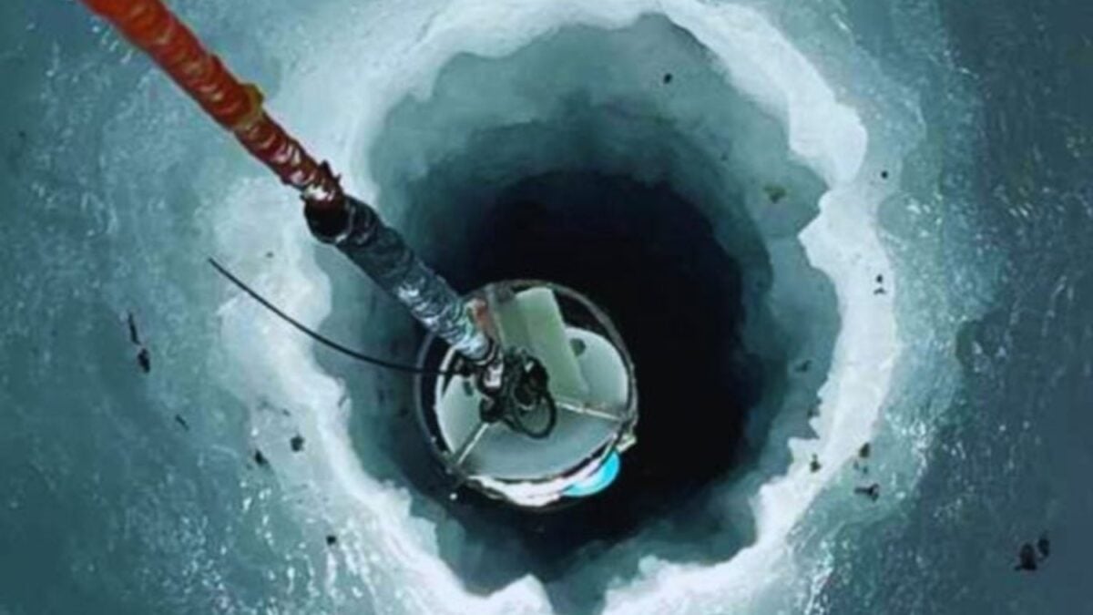 La Antártida acaba de devolver un fragmento de hielo de seis millones de años con aire atrapado en su interior. Sus burbujas guardan la memoria química de un planeta mucho más cálido que el nuestro