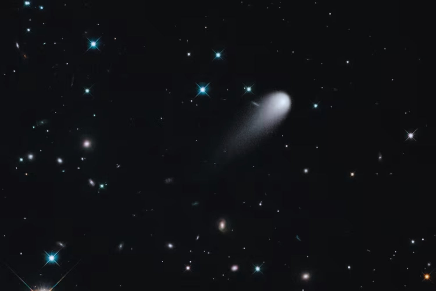 Un visitante de otra estrella acaba de dejar una pista crucial: el cometa 3I/ATLAS libera agua donde el agua no debería existir