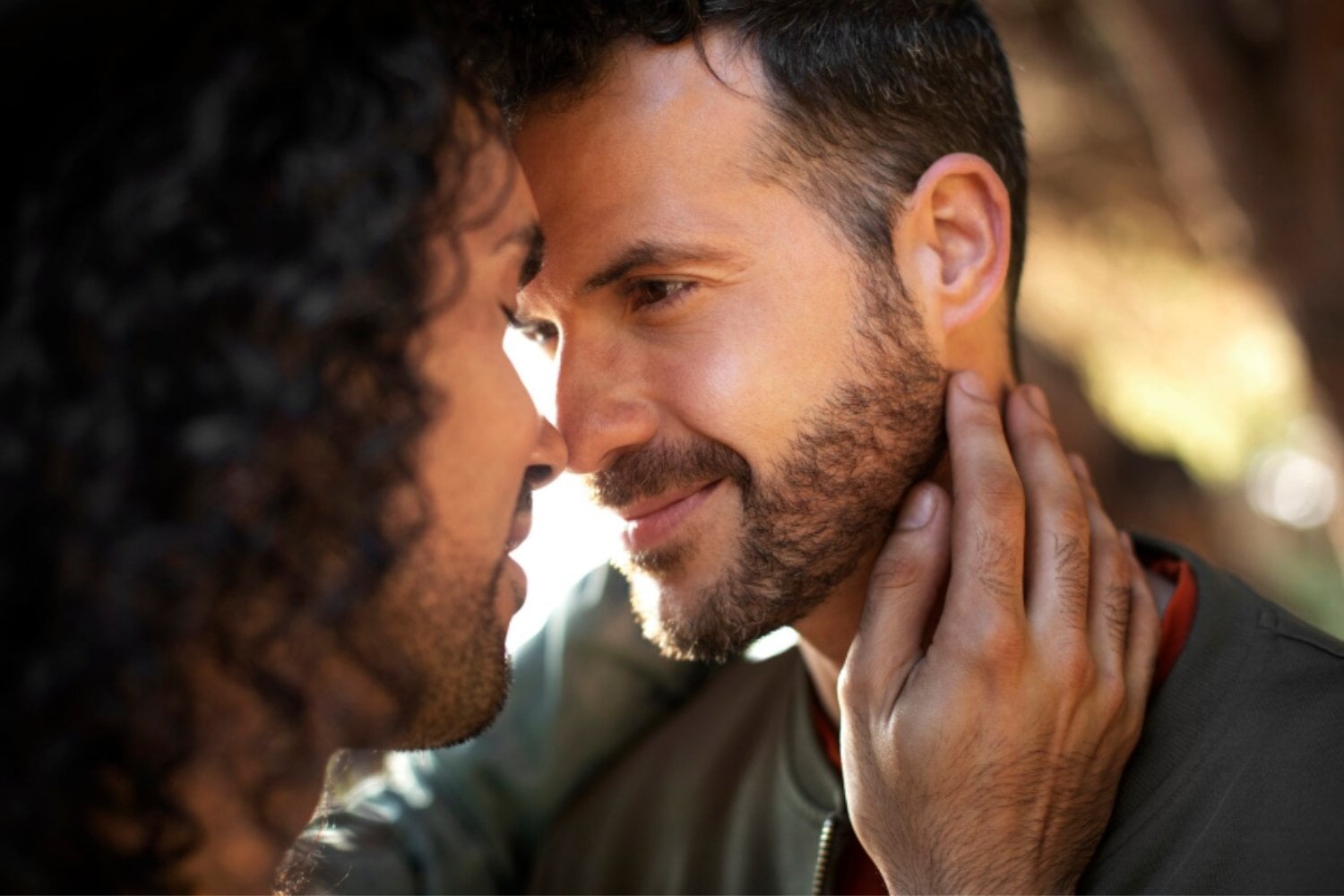 Besar a tu perro es (literalmente) más limpio que besar a un chico con barba, según la ciencia