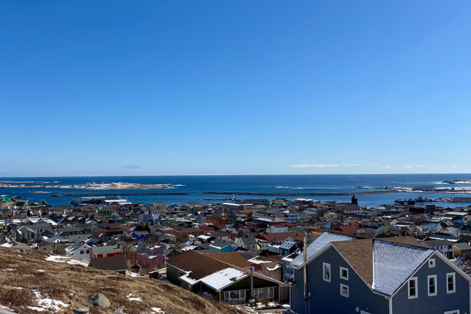 El primer pueblo francés obligado a trasladarse por la subida del mar: la historia de Miquelon