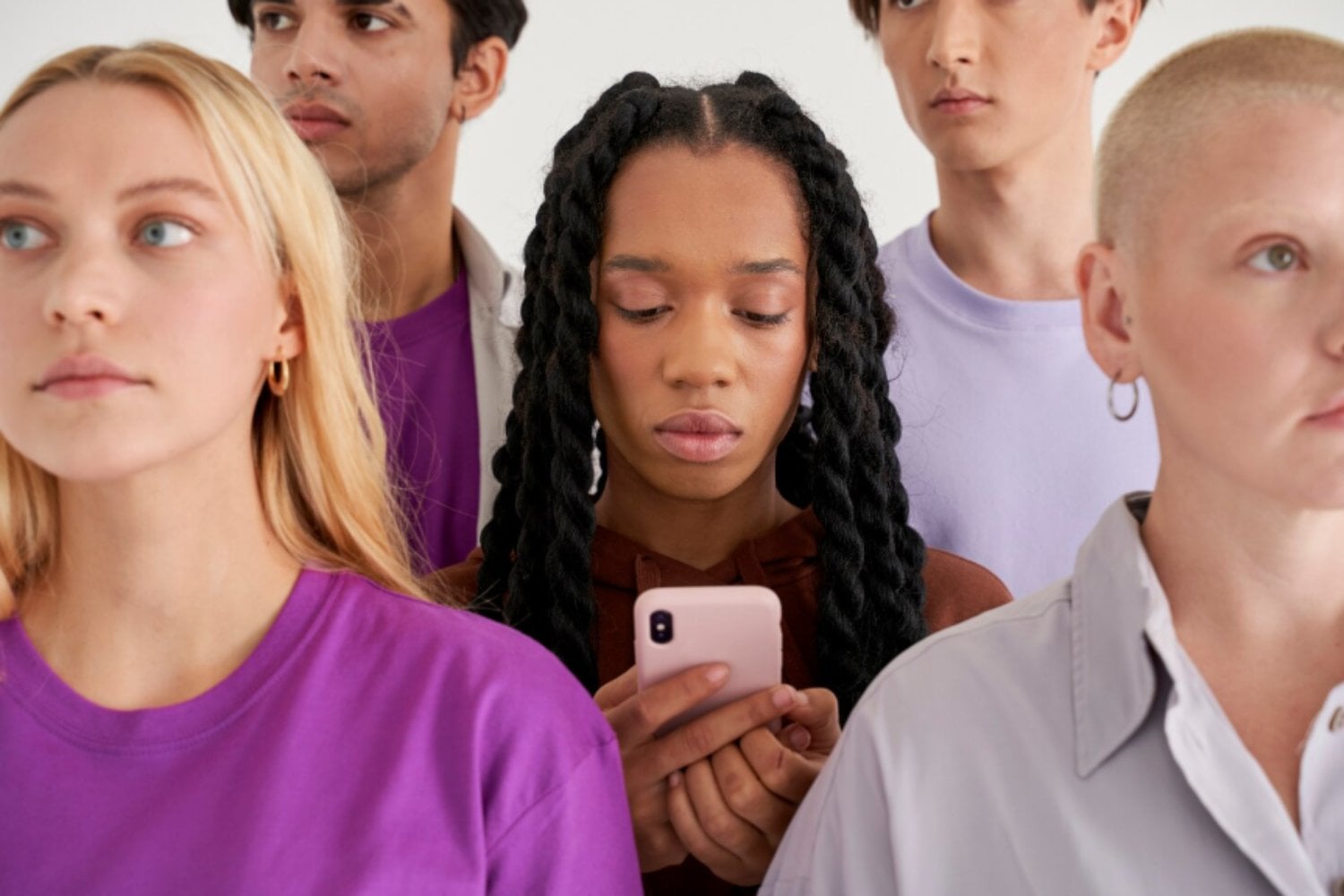 Empoderamiento y violencia digital: la paradoja de ser mujer en las redes