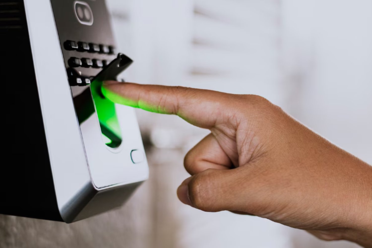 La ciencia detrás de tus huellas: cómo se forman, para qué sirven y por qué nunca cambian