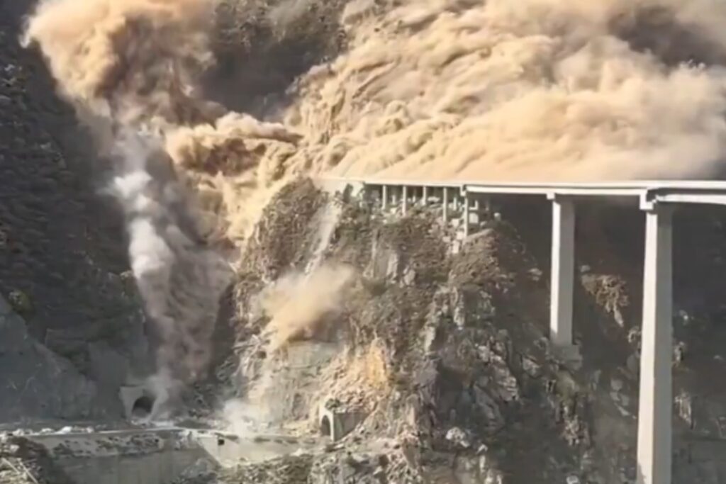 El colapso del puente Hongqi en China reaviva el debate sobre los límites del progreso: cómo un deslizamiento de tierra derrumbó una obra inaugurada hace solo meses