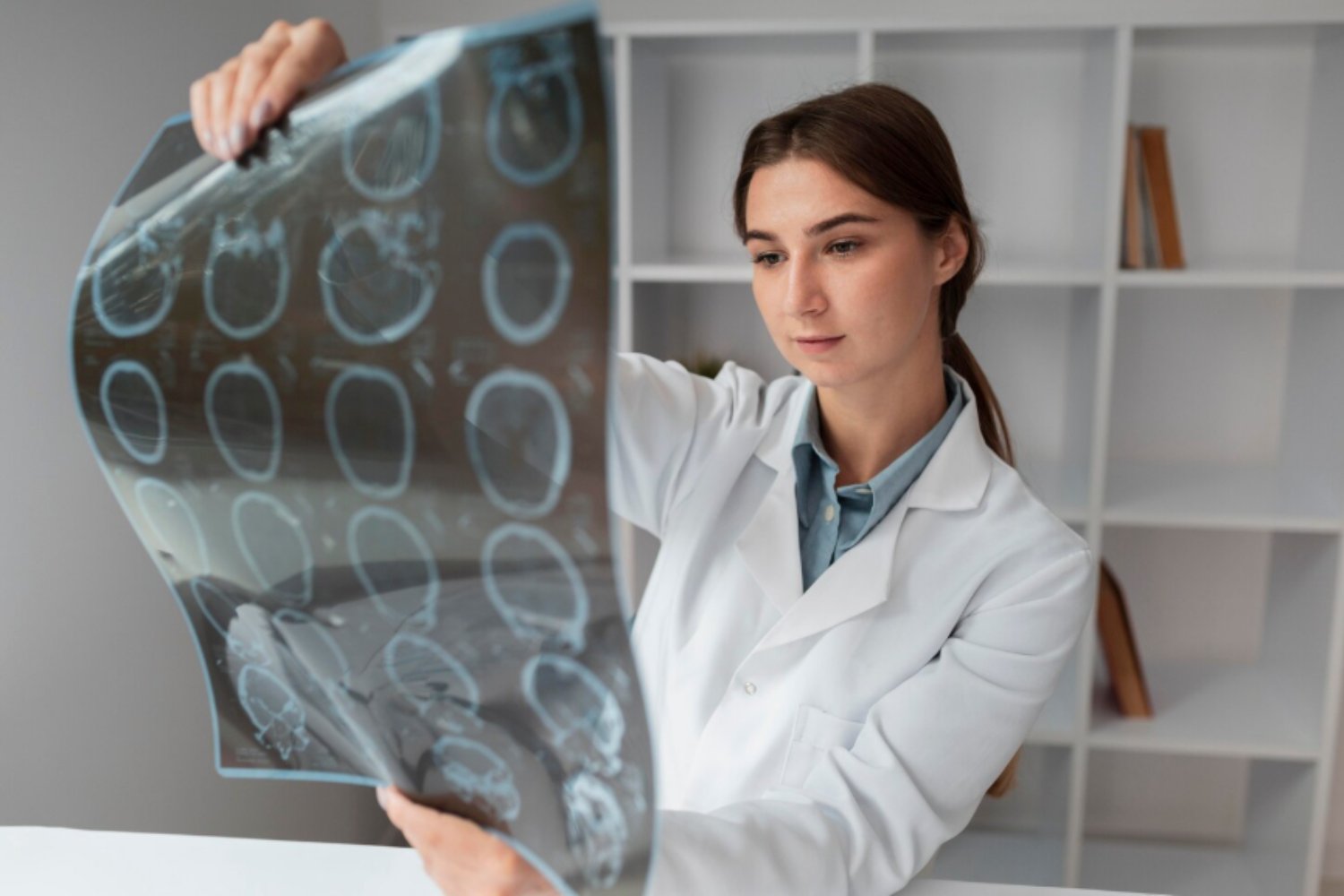 El desafío silencioso de la neurología: por qué el cerebro se ha convertido en la gran frontera médica del siglo XXI