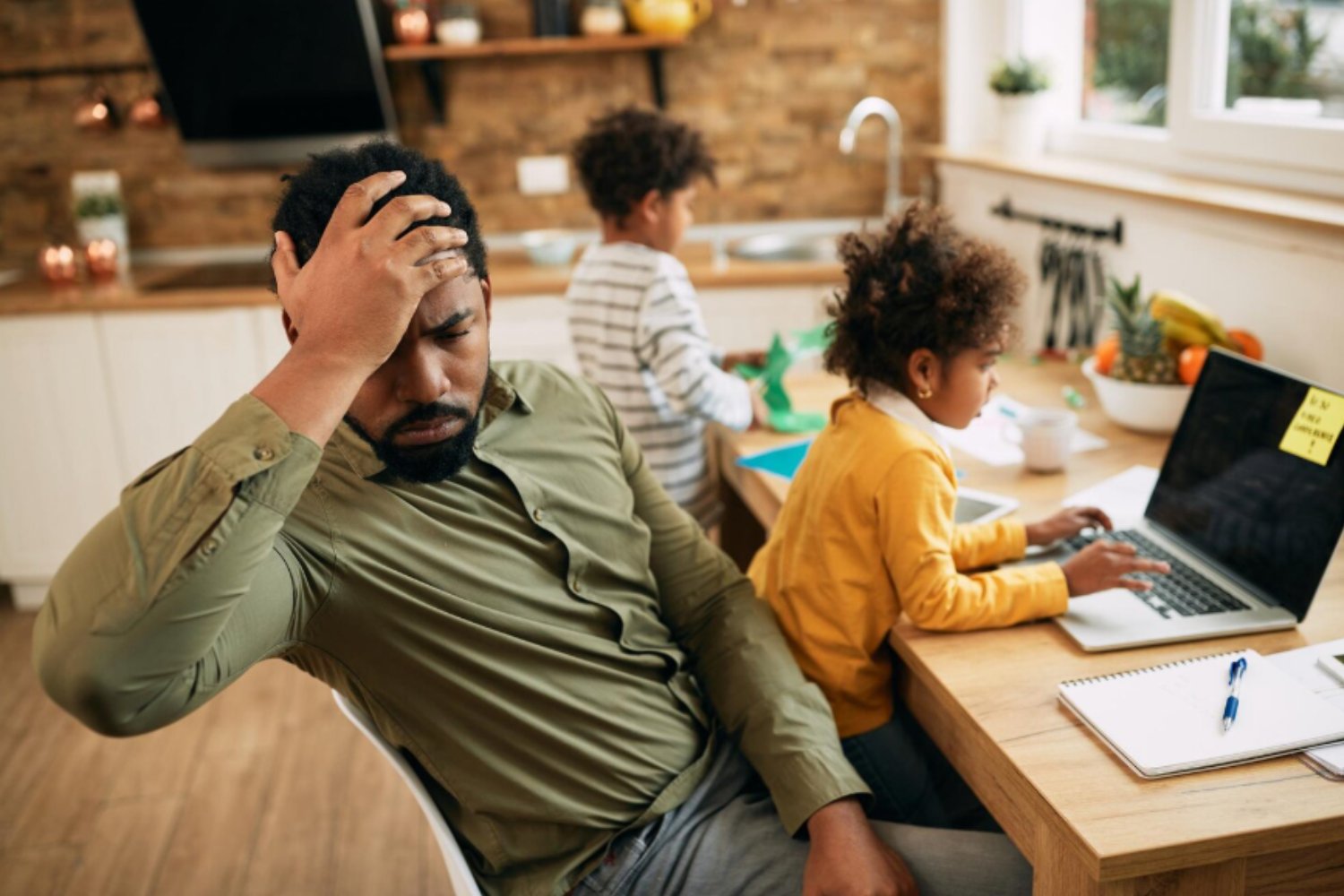 El estrés parental altera el cerebro infantil desde los primeros años