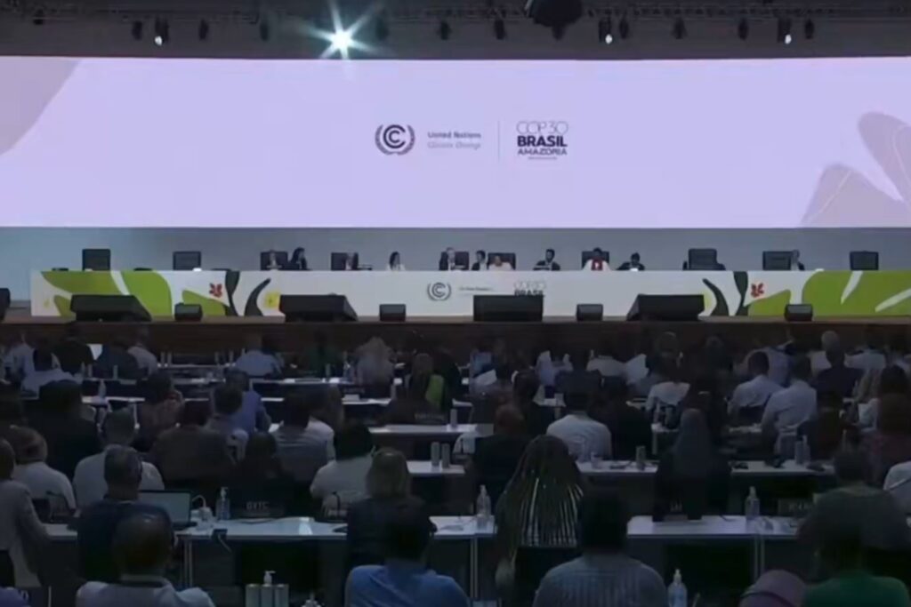 COP30: una cumbre histórica que termina sin la hoja de ruta para dejar atrás los combustibles fósiles