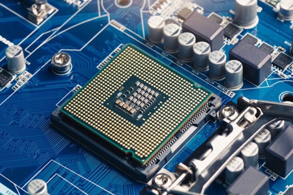 La IA alcanza velocidad de vértigo: un procesador óptico chino logra calcular con luz y promete una nueva era de eficiencia