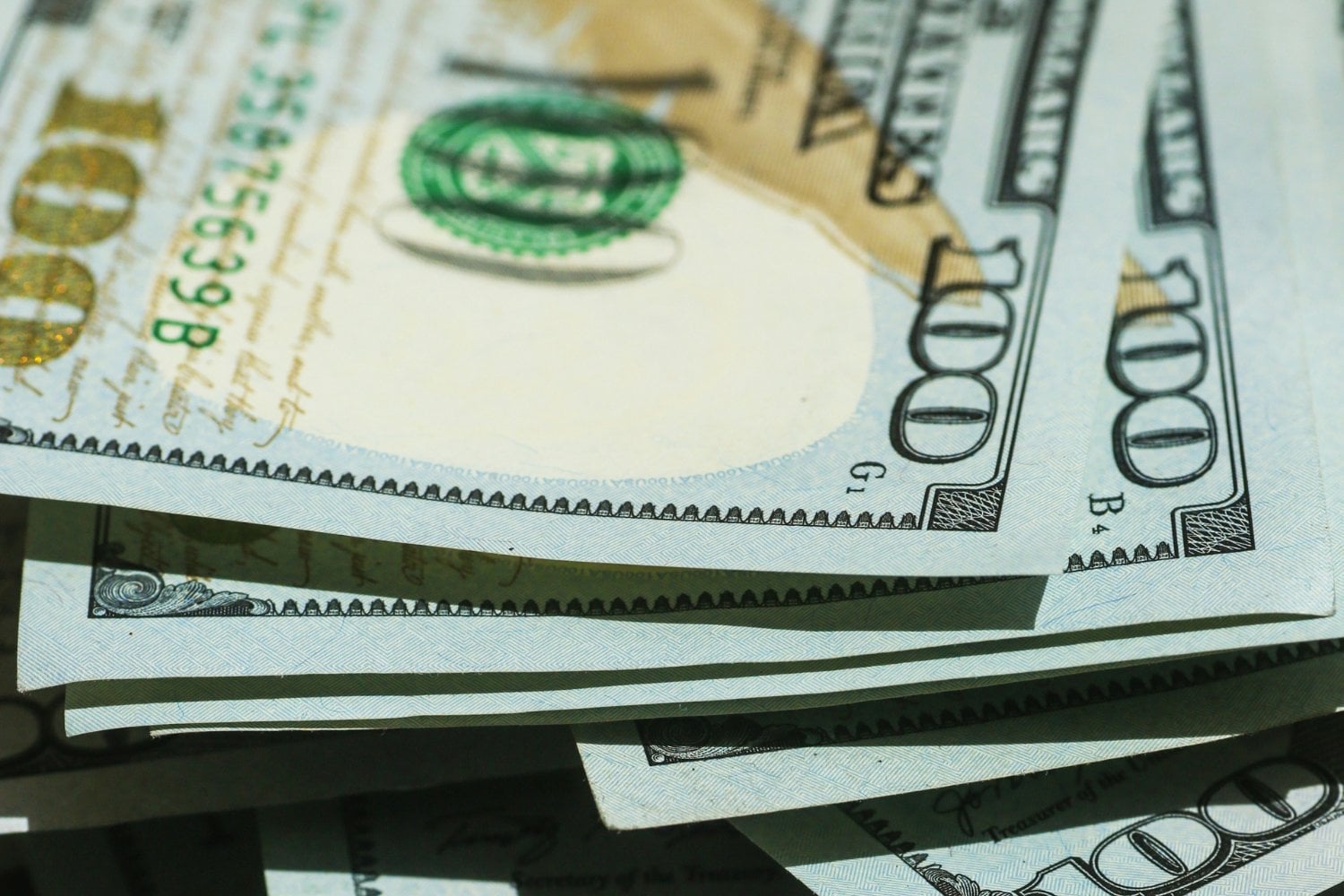 Dolares