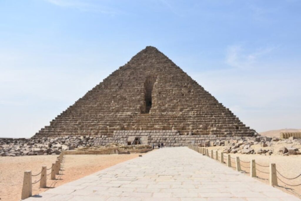 Vacios En Piramide De Giza