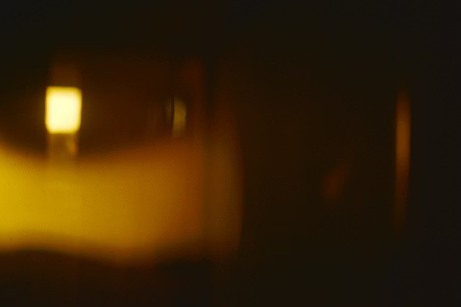 La luz no solo ilumina: también actúa como un imán, y los científicos acaban de comprobarlo. El descubrimiento rompe una creencia de casi 200 años