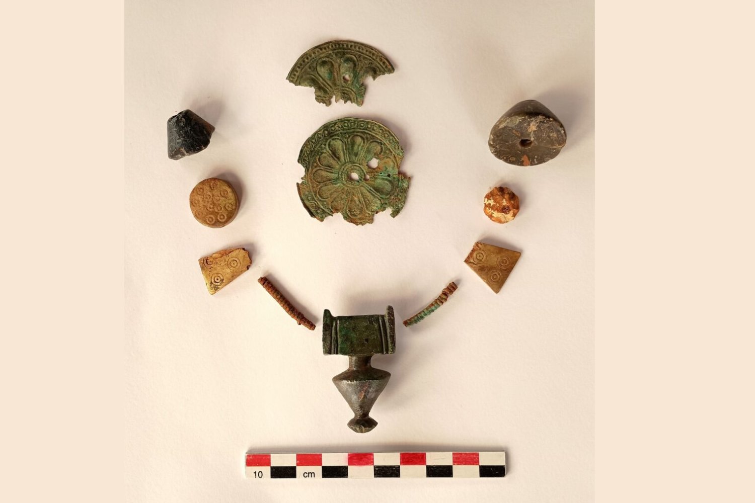 Una corona puesta al revés durante 2.700 años. El inquietante símbolo funerario que revela el fin de una estirpe en la Grecia arcaica