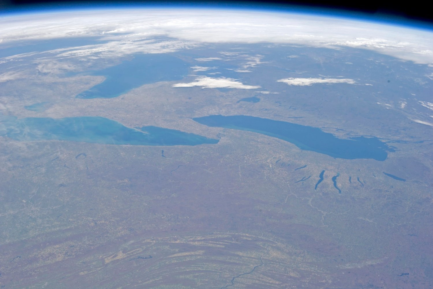 Un nuevo modelo tectónico podría cambiar cómo buscamos vida en otros mundos. La NASA y varias universidades revelan que los exoplanetas con “tapa episódica y flexible” tendrían mayor capacidad para mantener agua y atmósferas estables