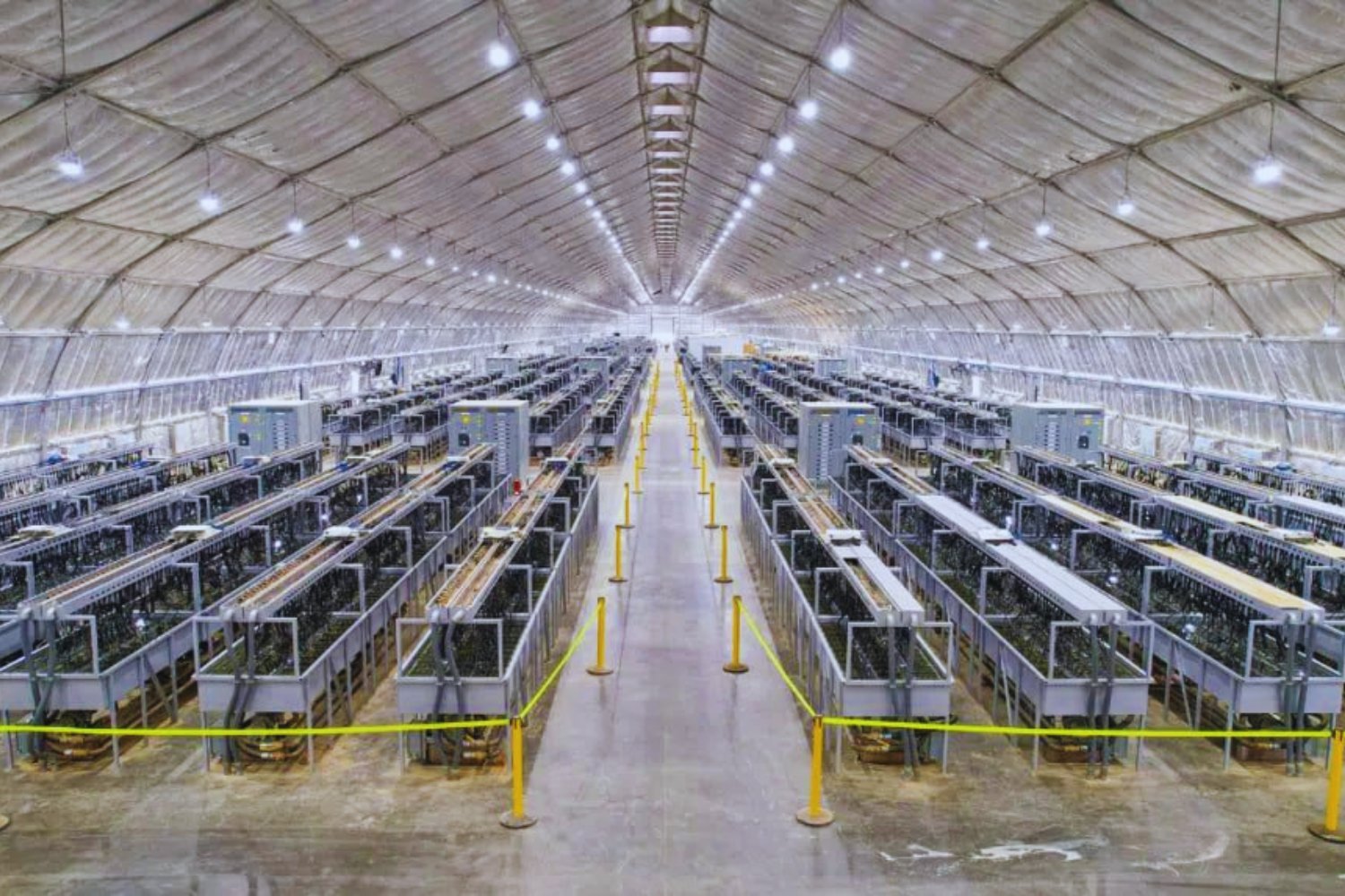 Hackers están usando la propia web para engañar a la IA. Una minera de Bitcoin descubrió cómo logran que Google y ChatGPT recomienden números falsos de aerolíneas