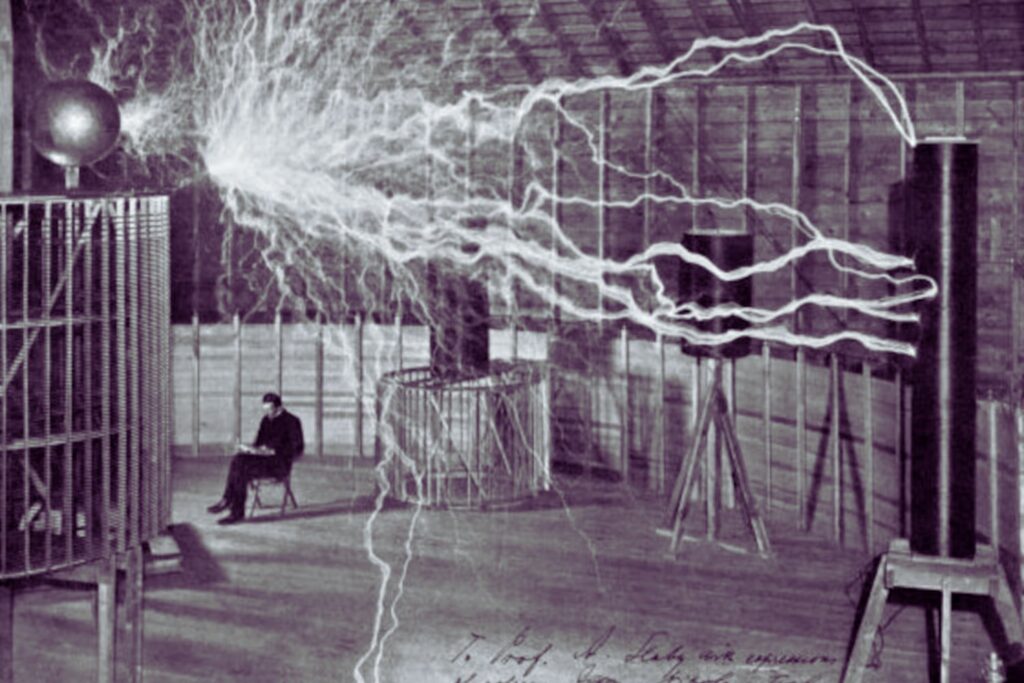 El plan oculto de Nikola Tesla tras crear el “Rayo de la Muerte”. Su primera decisión fue intentar venderlo por 30 millones al Reino Unido y los documentos revelan cómo reaccionaron