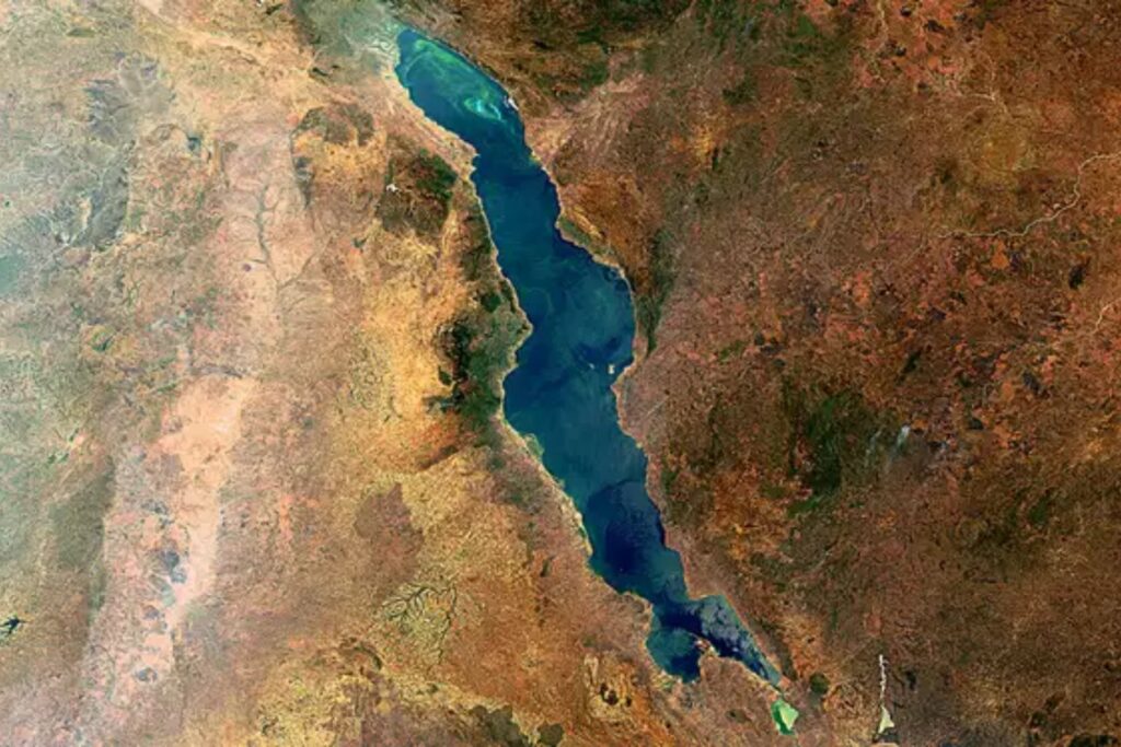 África se está abriendo y nadie puede detenerlo. Dos grietas colosales ya avanzan hacia la creación de dos océanos nuevos, según confirman geólogos y satélites