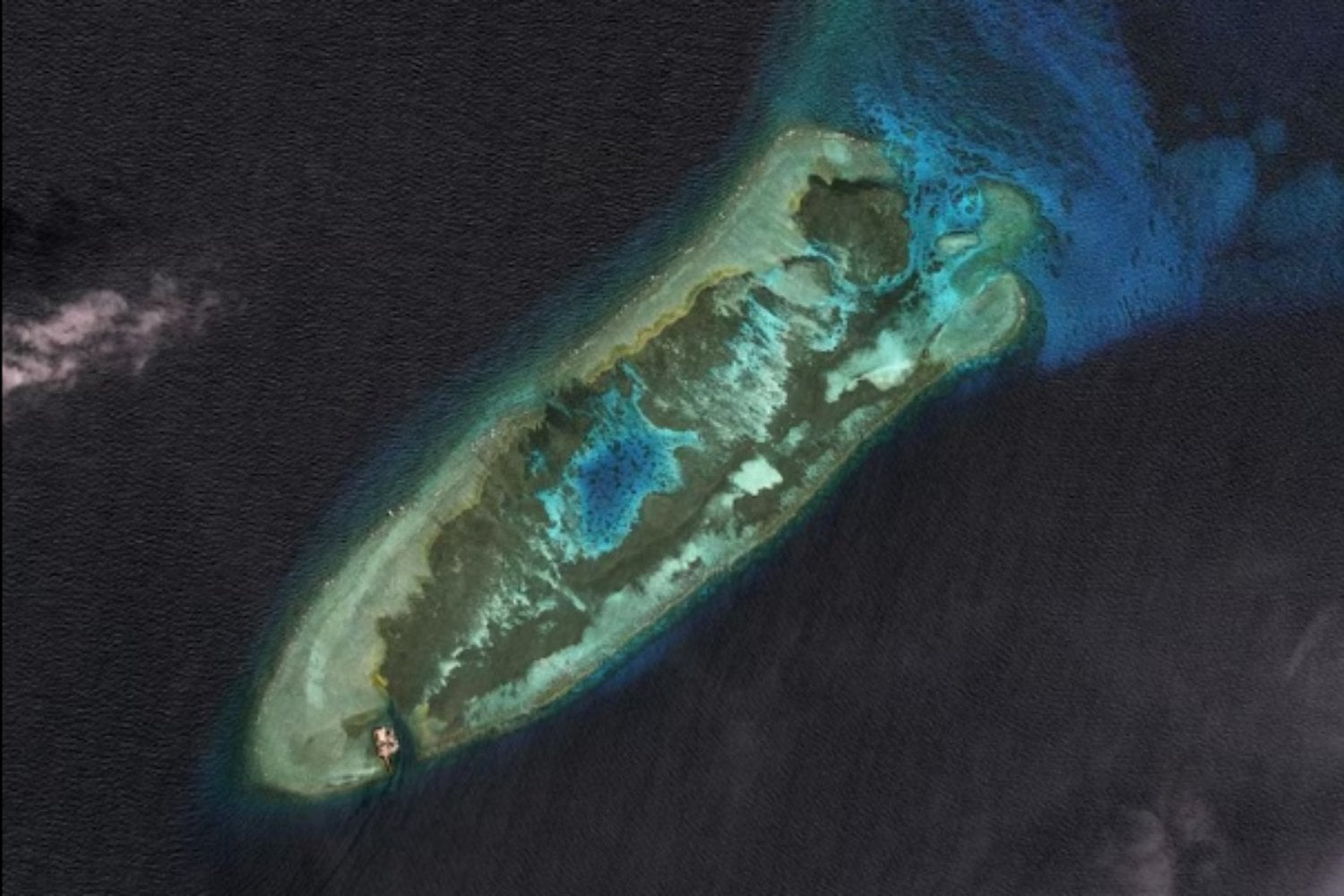 Pensábamos que el mapa del océano era inamovible. China lleva 12 años arrojando arena al mar y creando islas donde antes no había nada