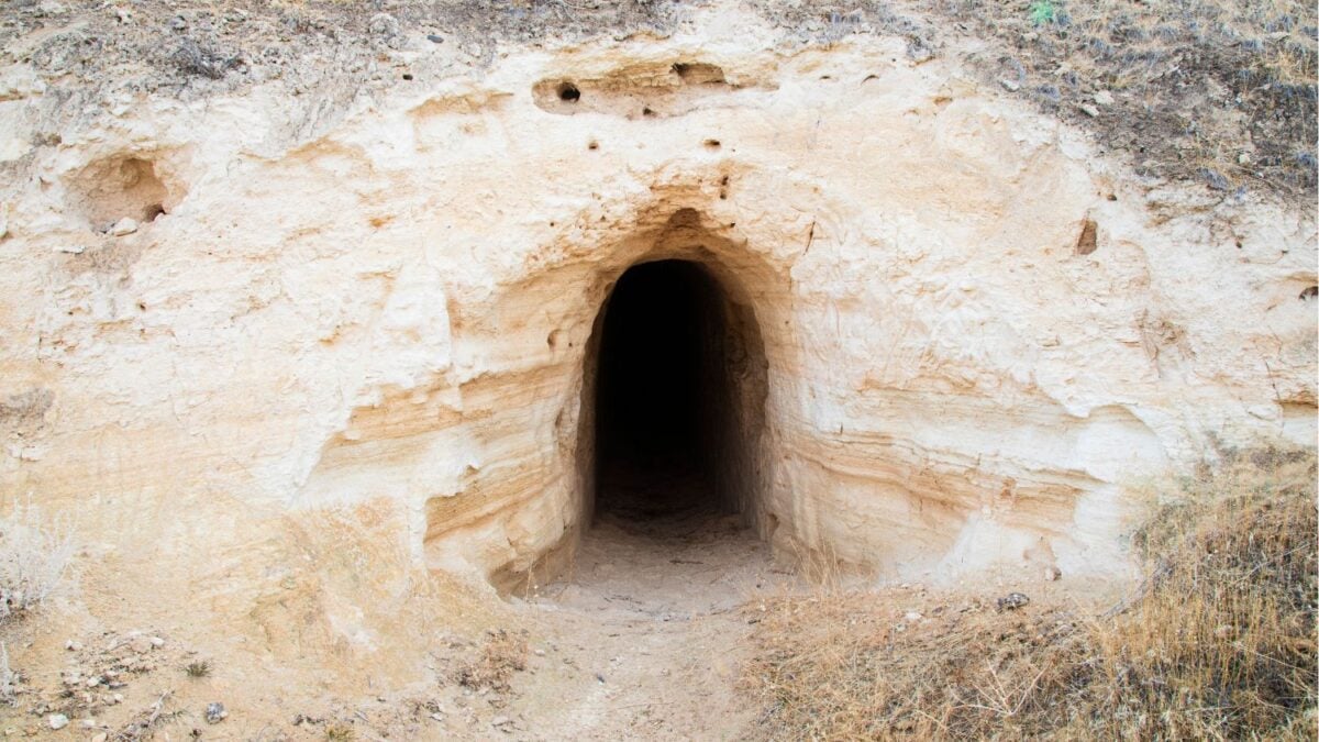 Descubren una red de túneles gigantes que no fue creada por humanos y la historia de una región queda bajo sospecha. Su origen inesperado obliga a replantear lo que creíamos saber del pasado