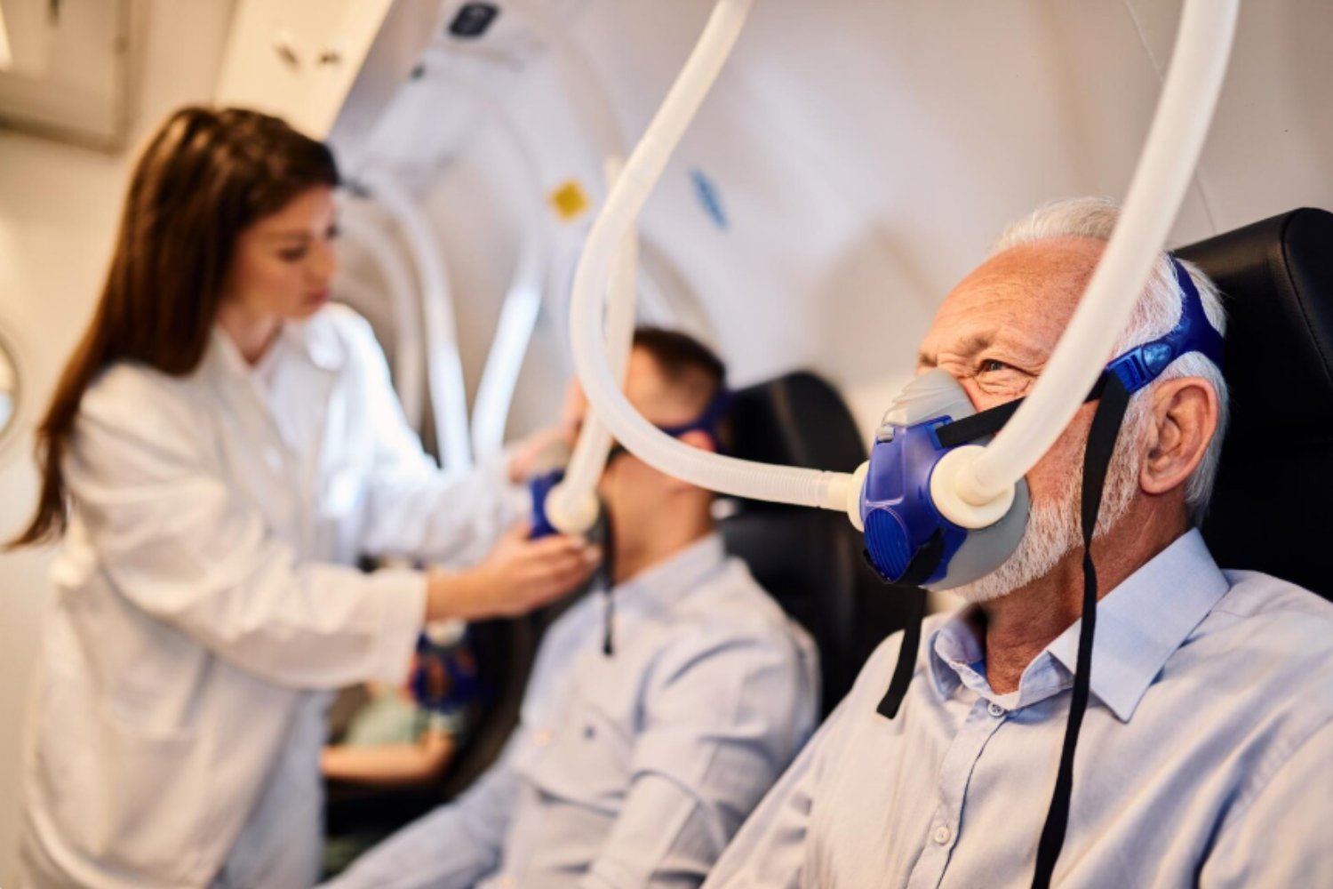 Lo que respiras en un avión no es lo que crees: estudio encuentra poca presencia de patógenos