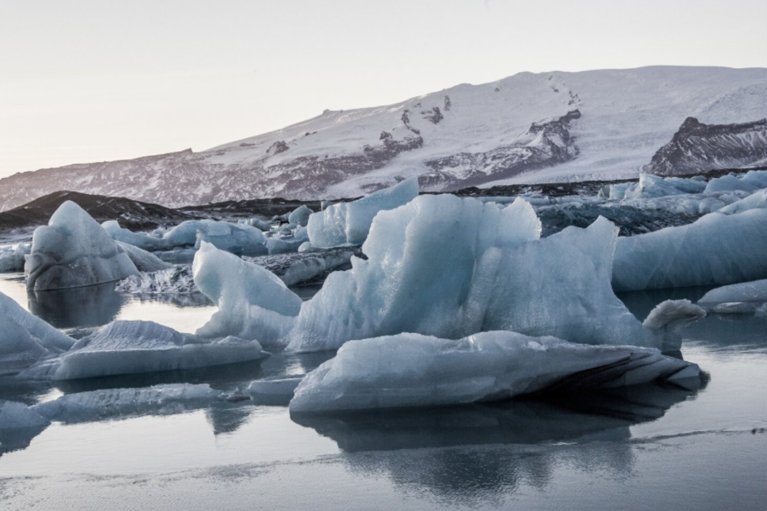 Cuando el reloj del hielo se acelera: las décadas en las que desaparecerán miles de glaciares del planeta