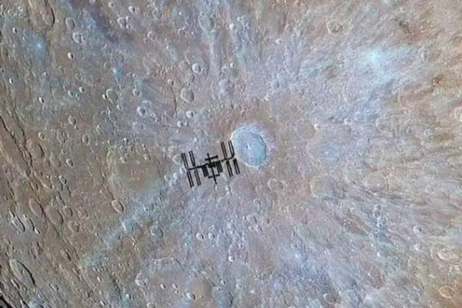 La Luna podría acabar convertida en un cementerio orbital: el problema que nadie quiso prever