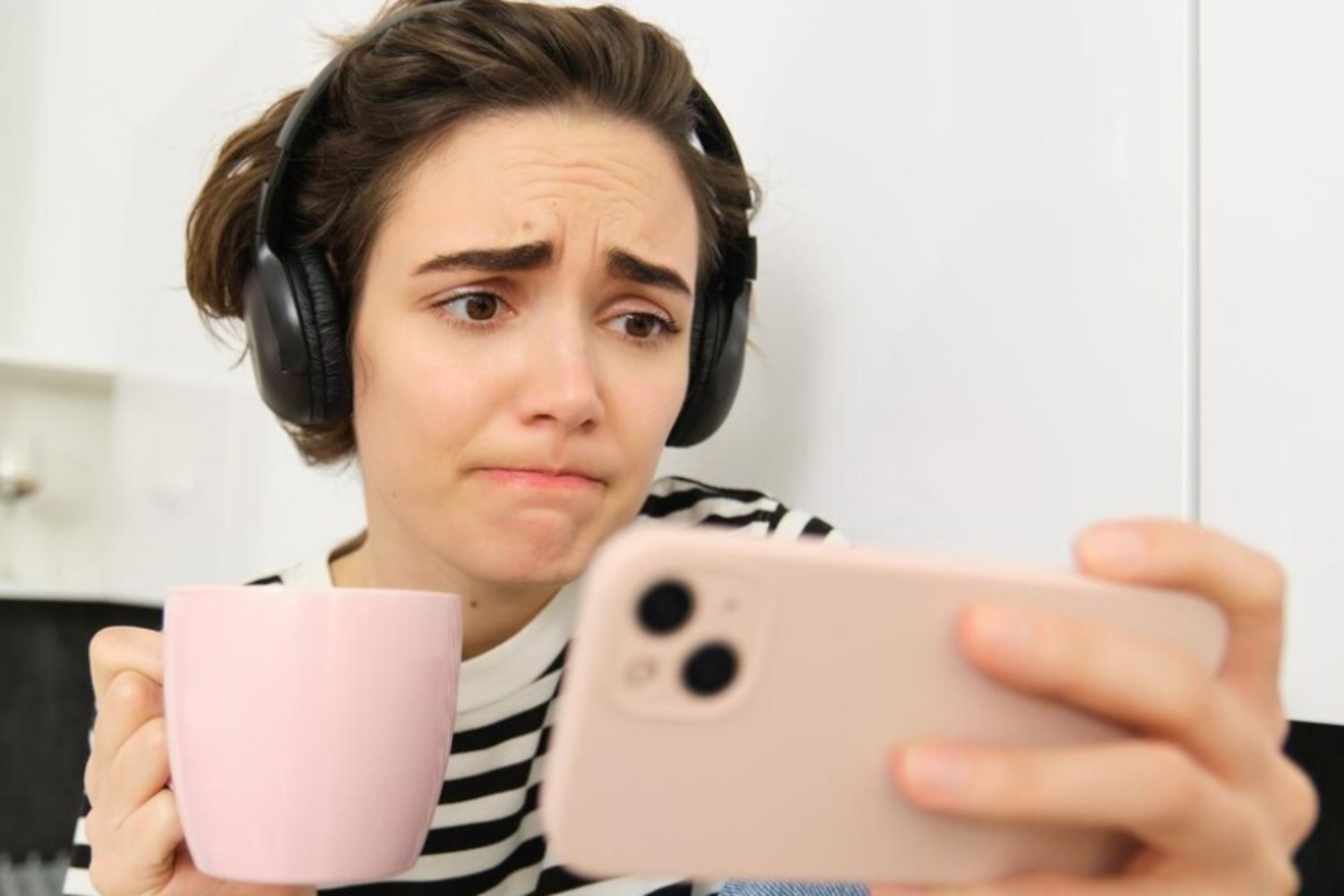 El extraño reflejo que te sacude por dentro: la ciencia revela por qué duele ver dolor ajeno