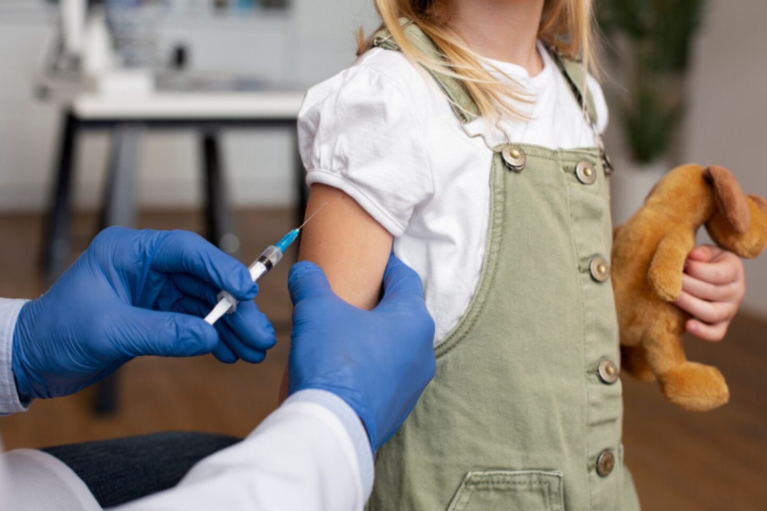 España amplia la vacunación contra la gripe: de grupos de riesgo a una estrategia para toda la población