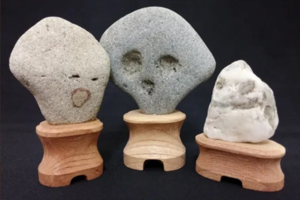 El museo japonés que guarda más de 900 rocas con “cara”: la historia real del Chinsekikan
