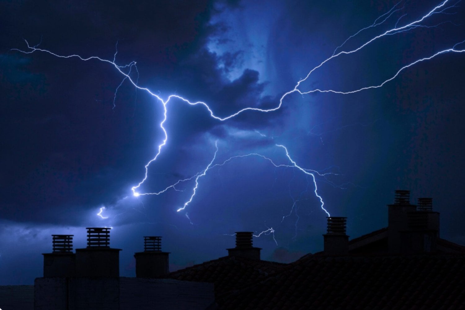 El misterioso origen de los rayos: la pista que Austria acaba de entregar a la física atmosférica