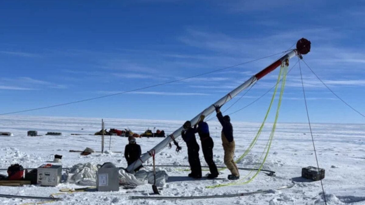 Unos científicos hallaron aire de hace 6 millones de años encapsulado en el  hielo más antiguo que se conoce en la Tierra