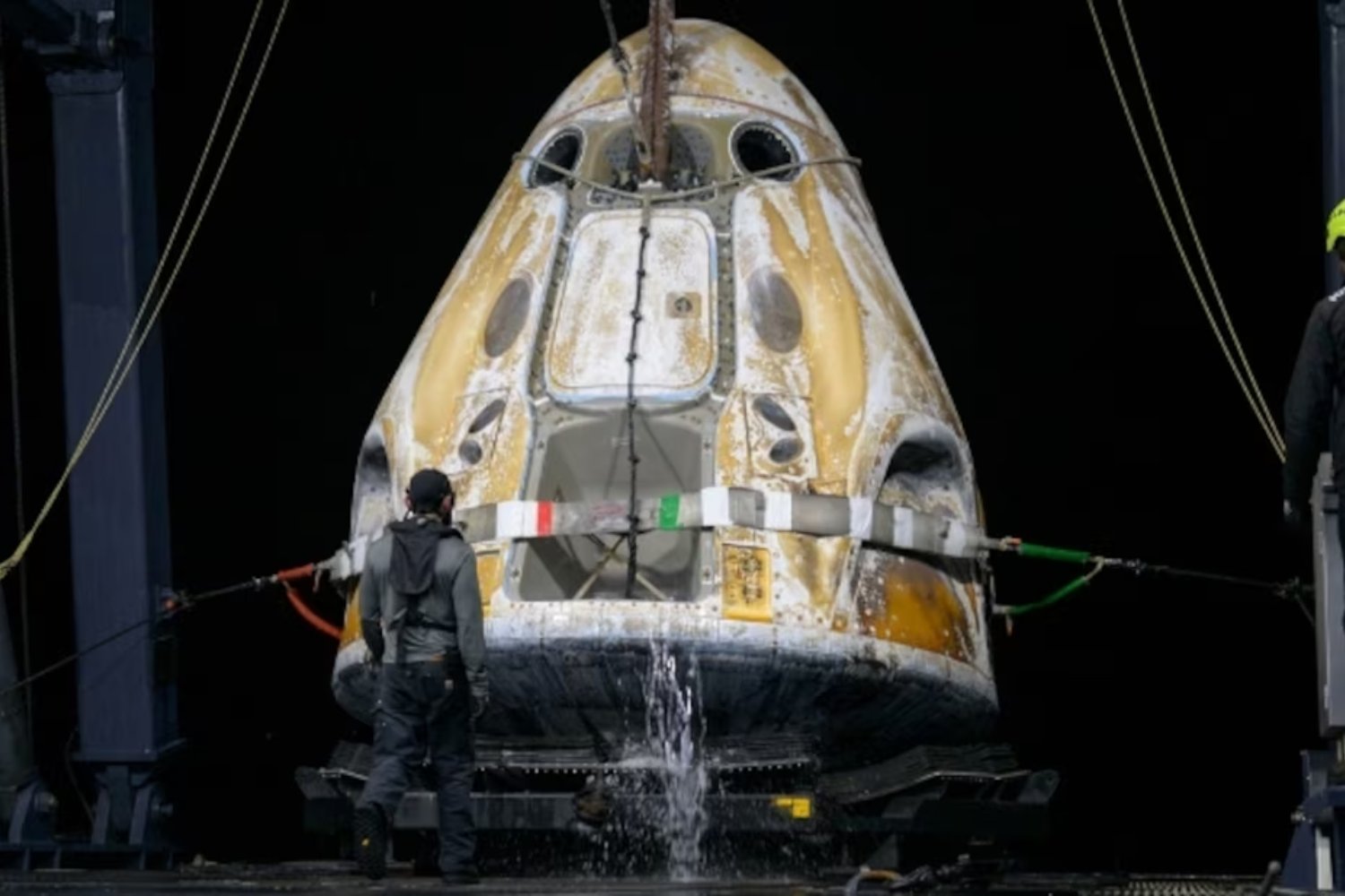 La NASA activó un protocolo nunca usado para evacuar astronautas del espacio por primera vez en la historia. La pista clave no fue un síntoma, fue una máquina médica