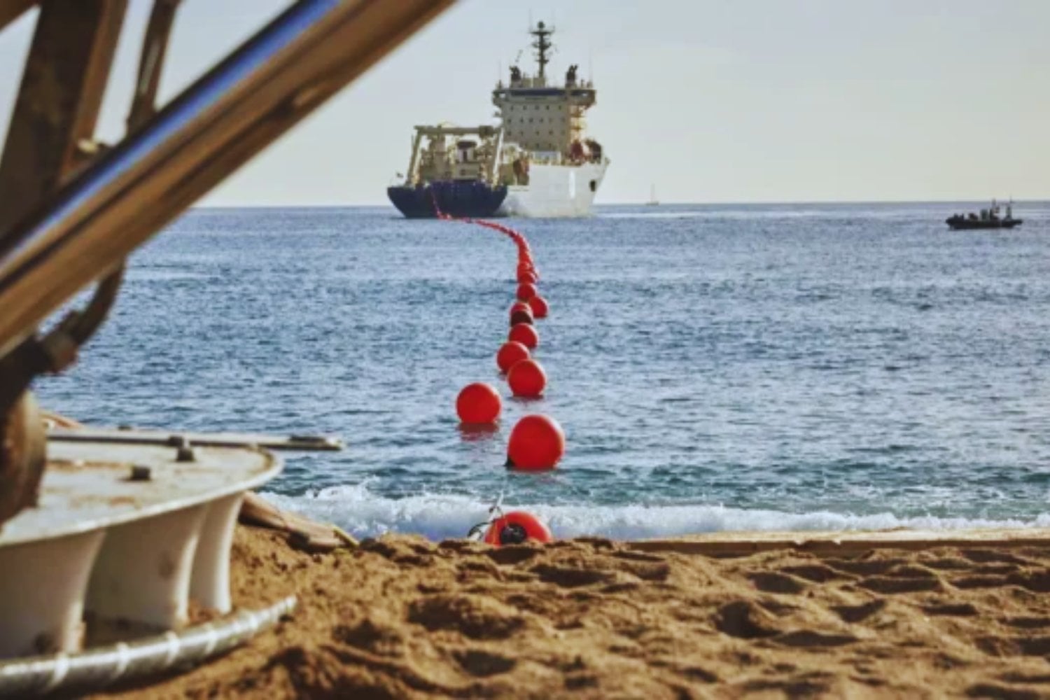 La nueva guerra no se libra en tierra ni en el aire. Se libra bajo el mar. Por qué el cable chino que apunta a Chile inquieta a Estados Unidos y preocupa a toda América Latina