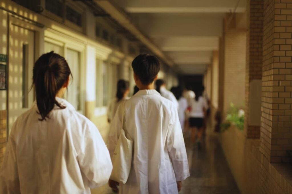 El sueño de Silicon Valley ya no seduce a los jóvenes. La IA, los despidos y por qué la Generación Z prefiere ahora trabajar en hospitales