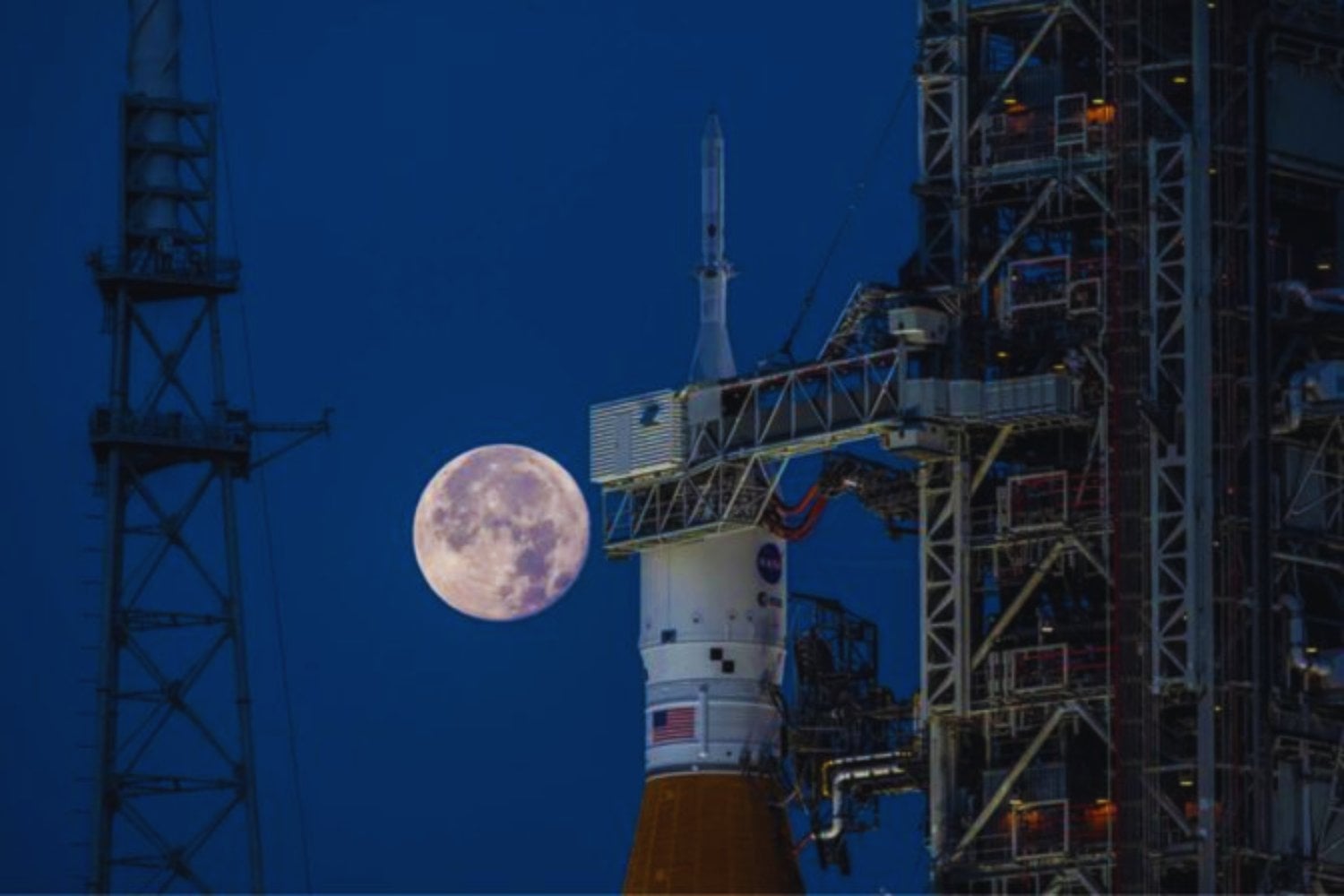 La NASA estaría a semanas de su mayor desafío en décadas. Volver a enviar astronautas más allá de la órbita terrestre rumbo a la Luna