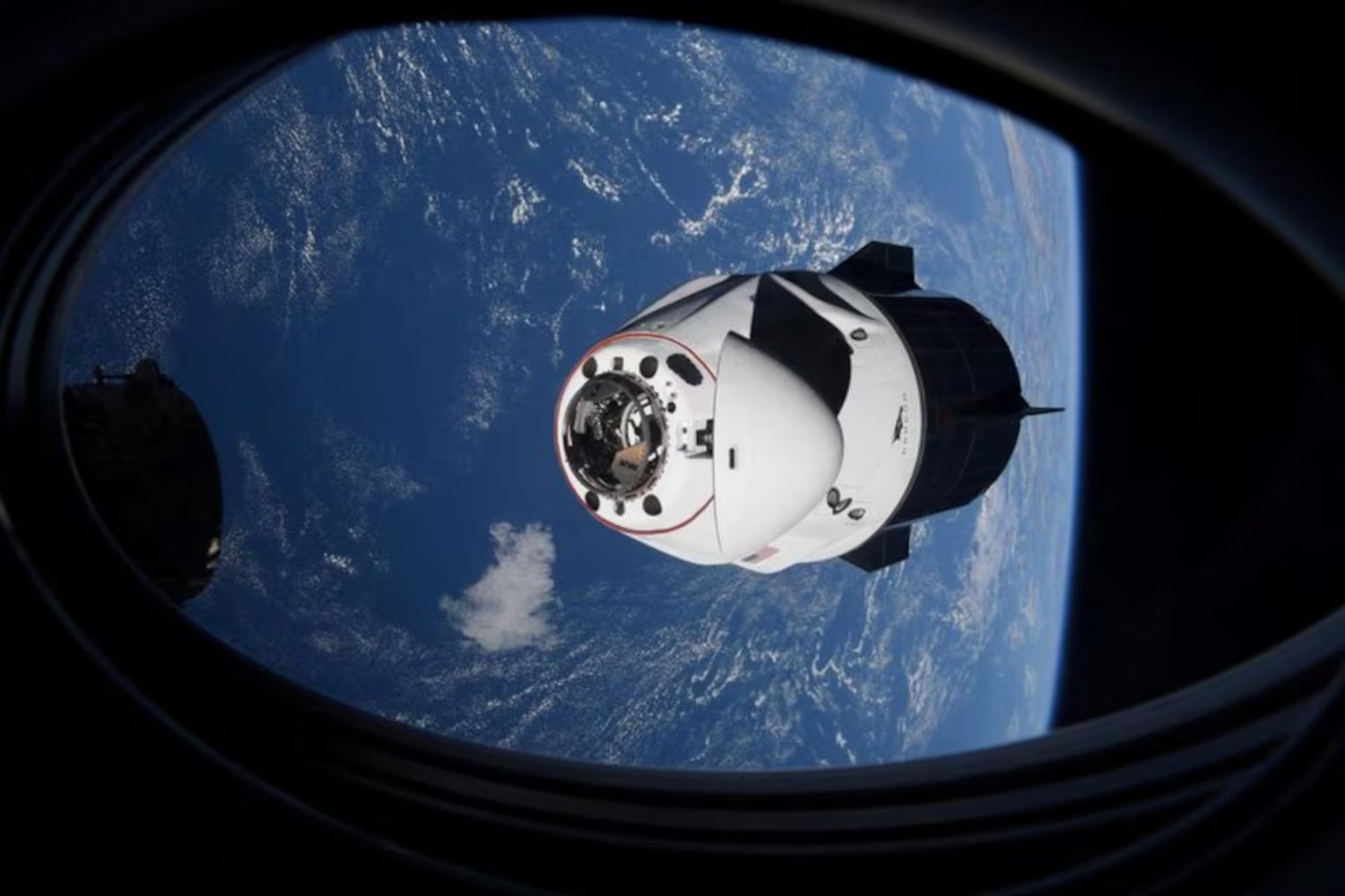 La NASA activó un protocolo nunca usado para evacuar astronautas del espacio por primera vez en la historia. La pista clave no fue un síntoma, fue una máquina médica