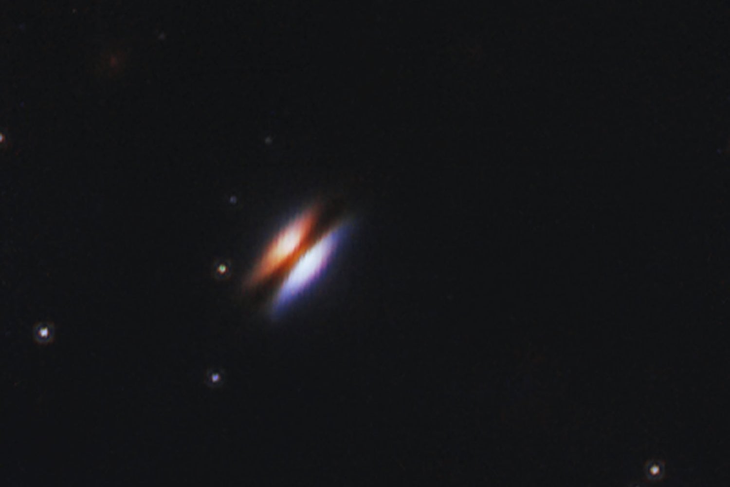 Parece una nave de ciencia ficción, pero es una fábrica de mundos. Así es el disco “Flying Saucer” donde los astrónomos han localizado las zonas heladas que inician la formación planetaria