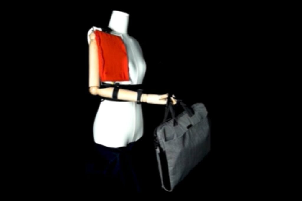 Una tela capaz de levantar 400 veces su peso. El textil robótico suizo que logra una fuerza extrema sin piezas rígidas