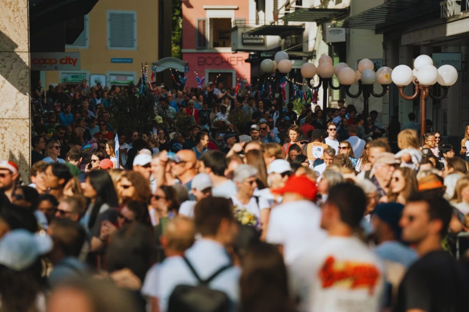 Algo se está rompiendo en la convivencia global. Siete de cada diez personas desconfían de quienes son diferentes y el mundo empieza a replegarse