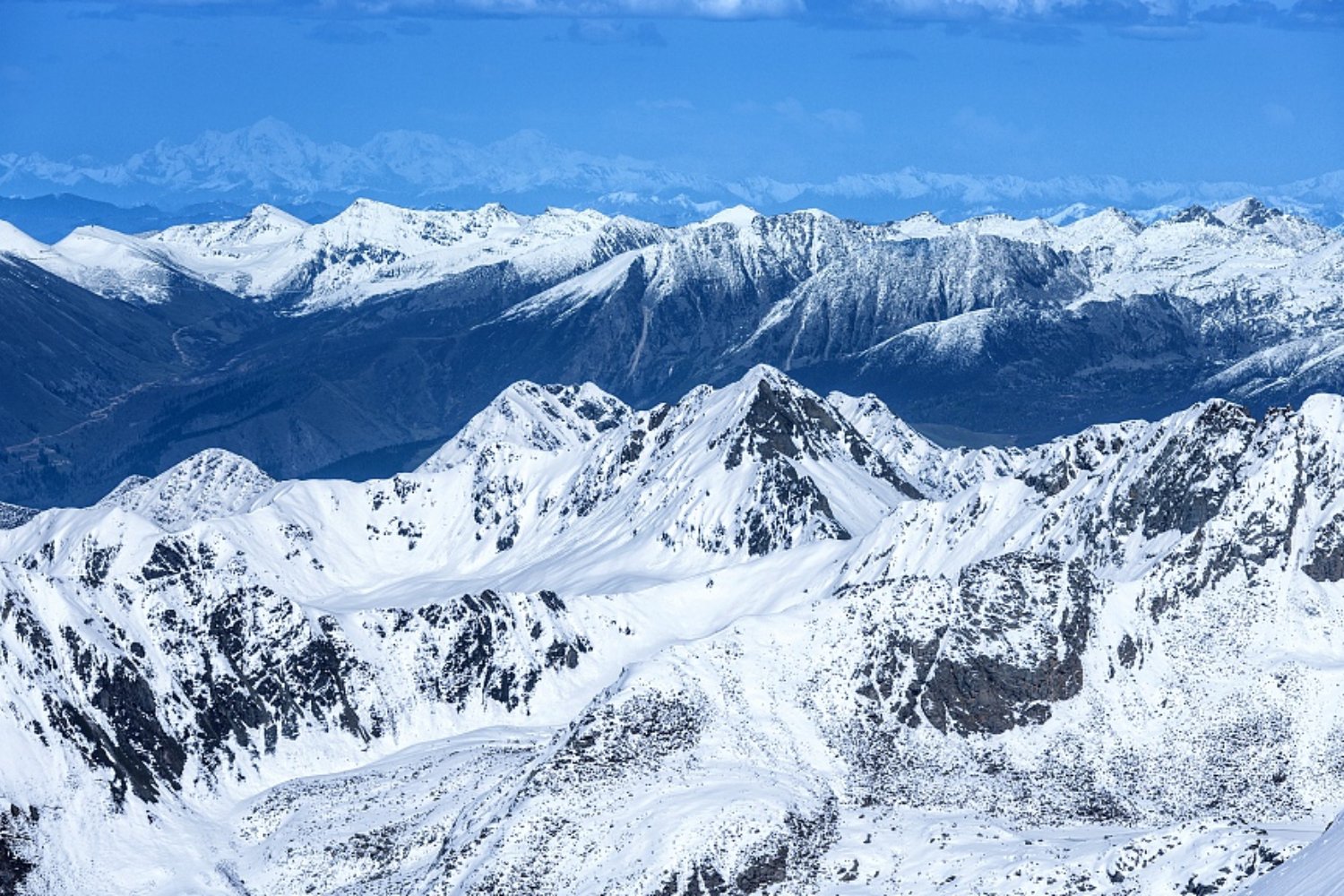 China está cubriendo glaciares con mantas gigantes para frenar el deshielo. Funciona, pero solo en pequeñas áreas