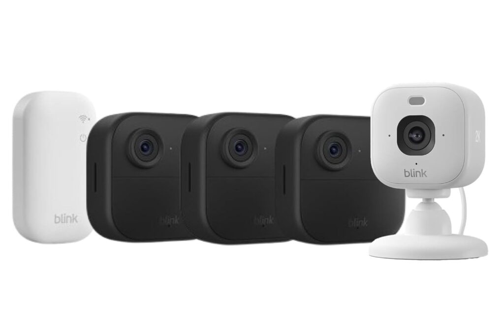 Blink Outdoor 4 + Mini 2K Camera + Blink White (Latest Generation)